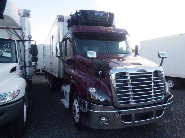 2018-freightliner-cascadia-113-image-3