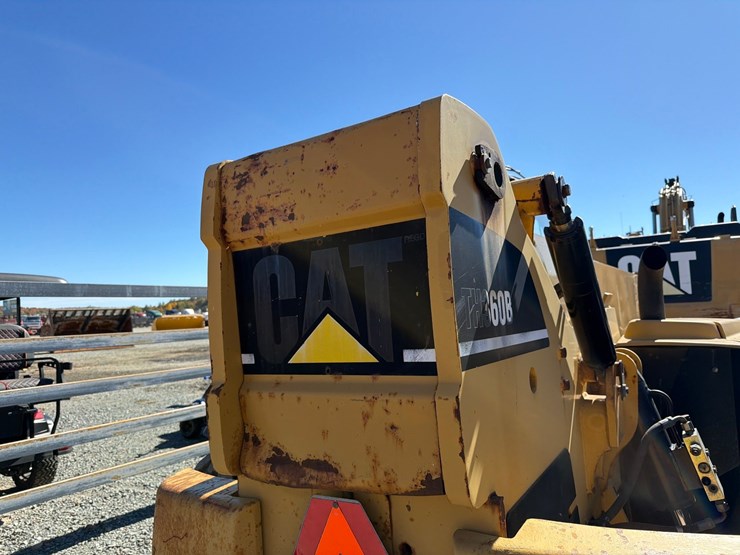 caterpillar-th360b-image-28