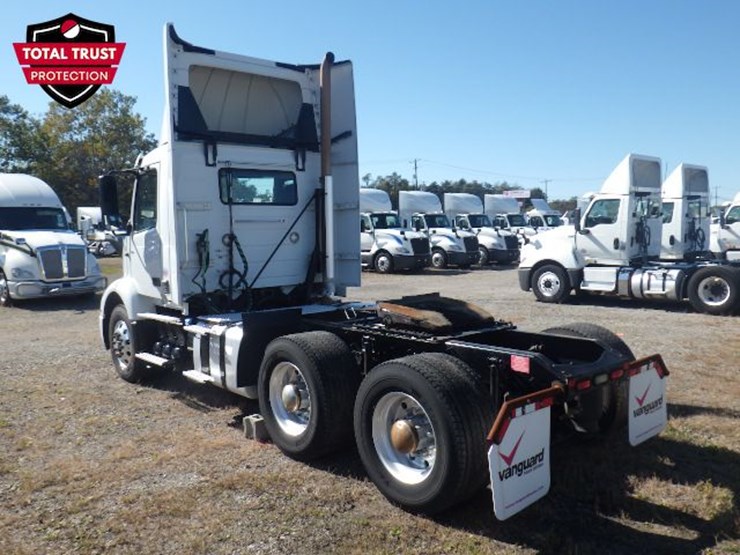 2019-volvo-vnr300-image-13