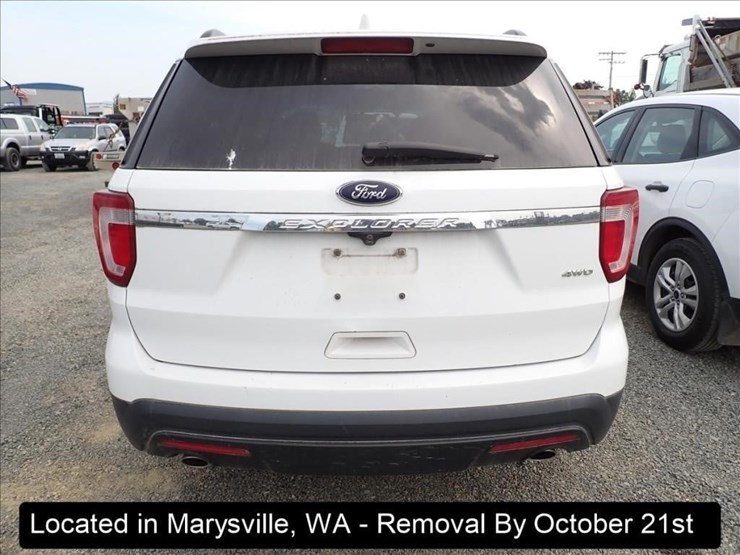 2016-ford-explorer-image-19