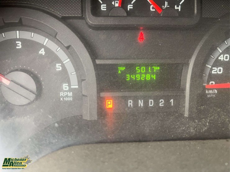 2013-ford-cargo-image-29