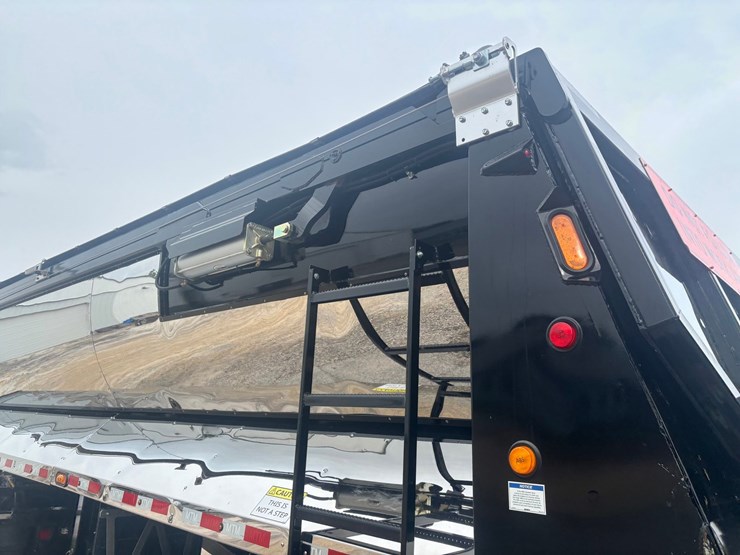 2025-axle-end-dump-image-18