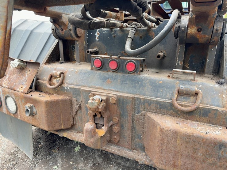 2004-peterbilt-357-image-18