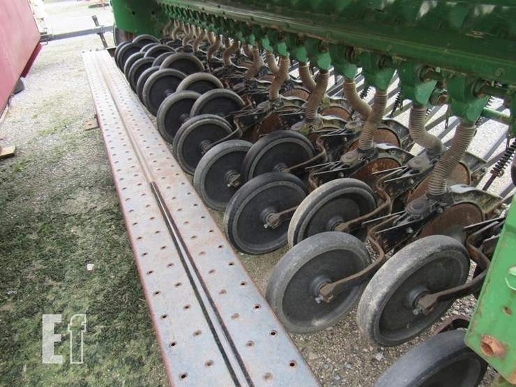 john-deere-8300-image-5