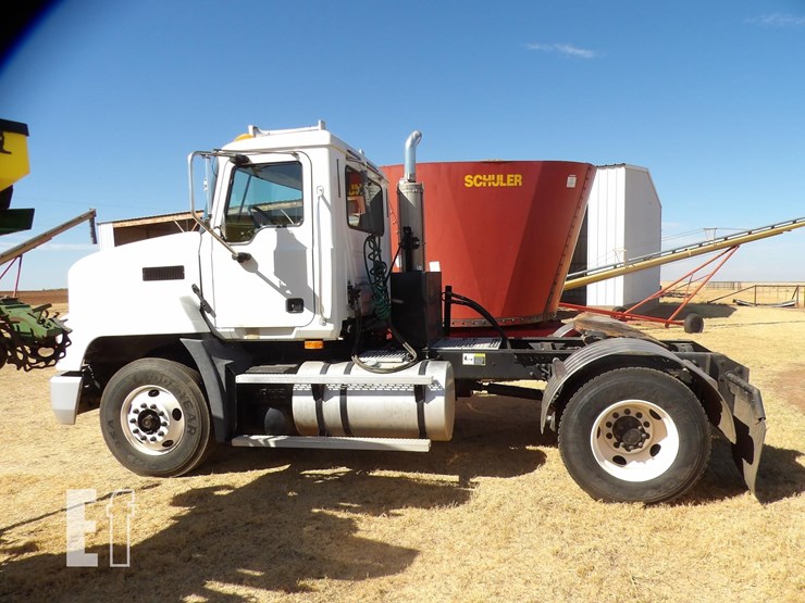 2003-mack-ch600-image-3