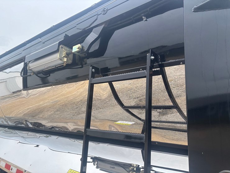 2025-axle-end-dump-image-38