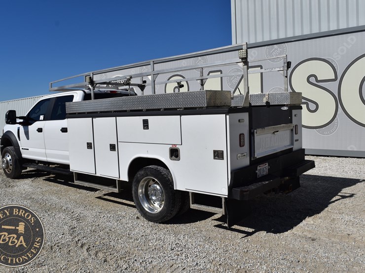 2020-ford-f550-xl-image-16