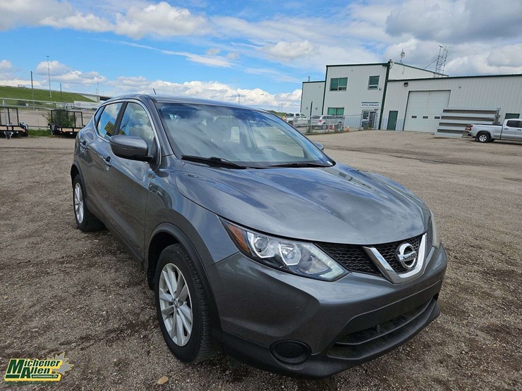 2017-nissan-qashqai-sport-awd-sl-4dr-crossover-image-2