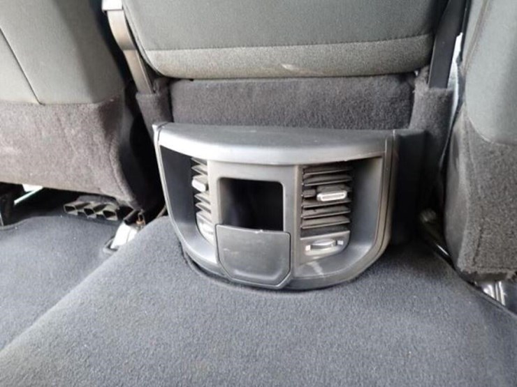 2019-dodge-ram-3500-image-27