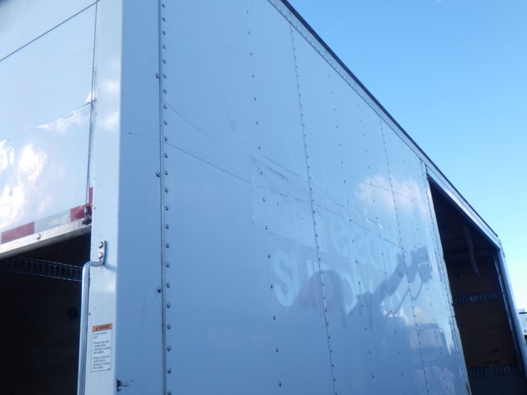 2018-hino-268-image-7