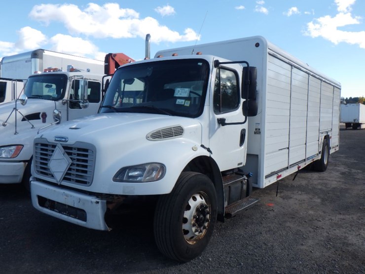2012-freightliner-m2-106-image-1