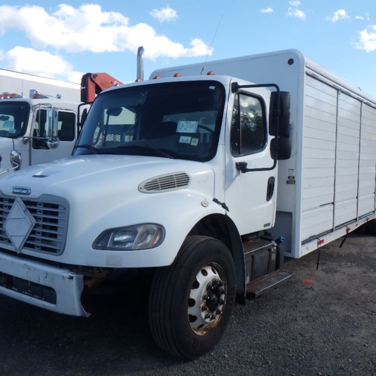 2012 FREIGHTLINER M2 106