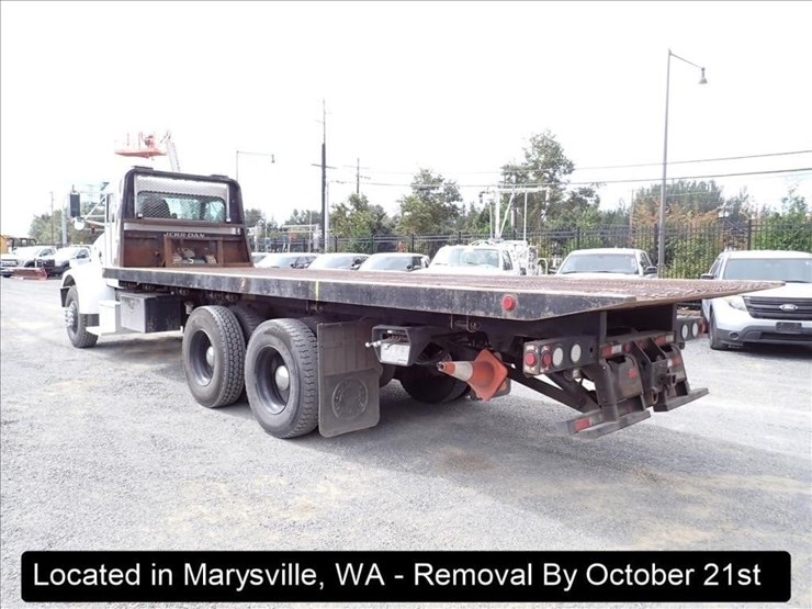 2003-peterbilt-330-image-28
