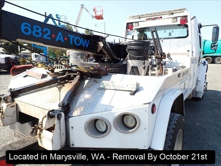 2020-freightliner-m2-image-46