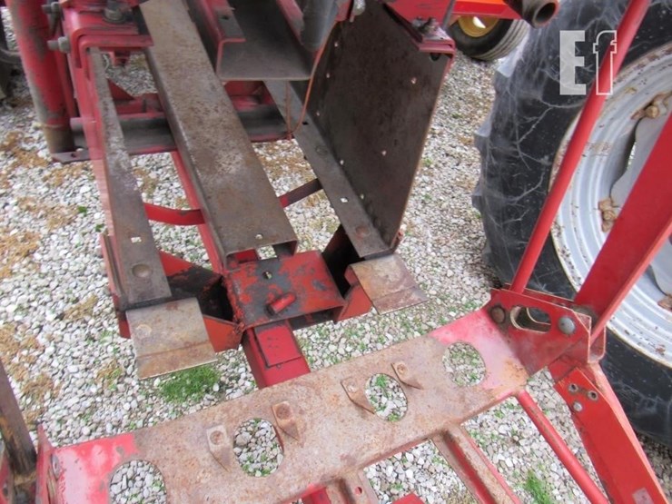 new-holland-316-image-3