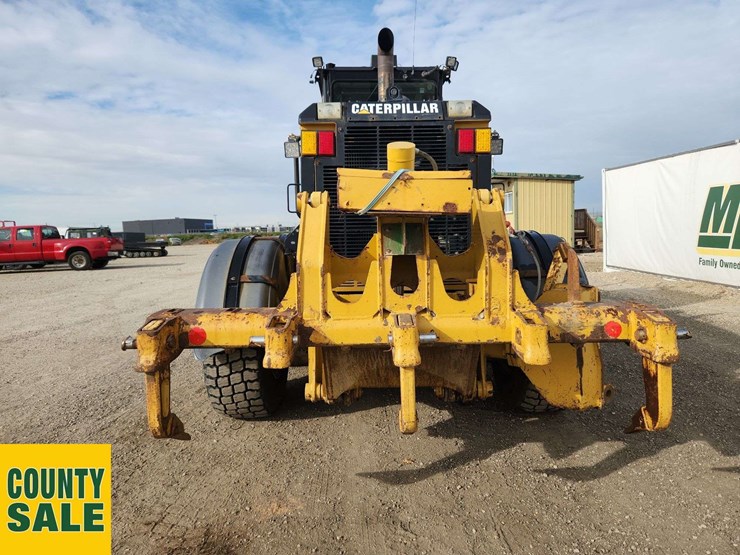 2015-caterpillar-140m-image-36