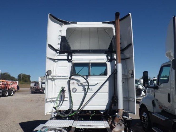 2020-volvo-vnr300-image-10
