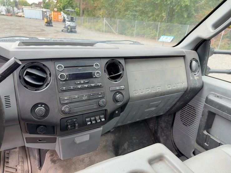 2012-ford-f350-xl-image-18