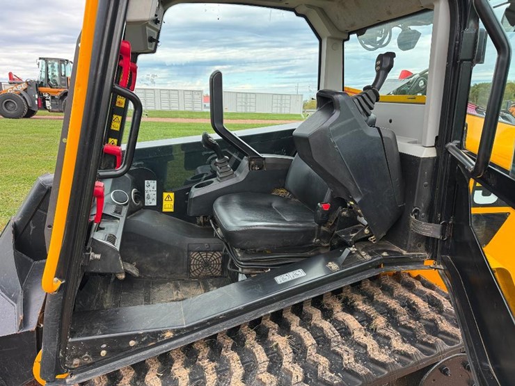 jcb-3ts-8t-image-31