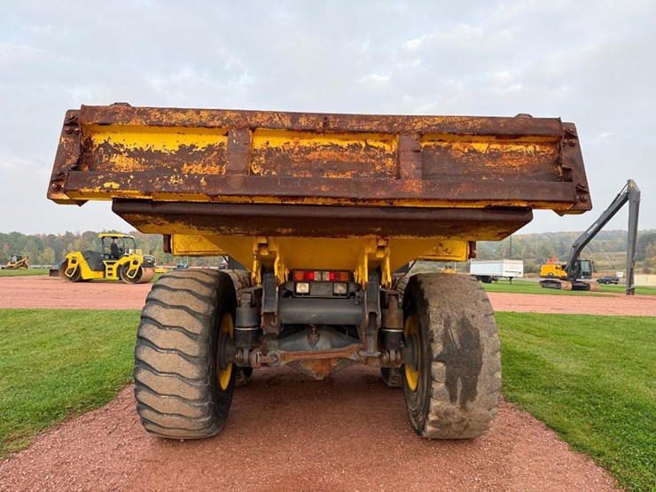 komatsu-hm350-2-image-27