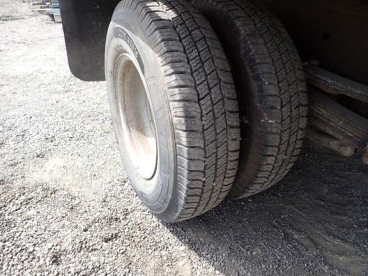 2005-gmc-sierra-3500-image-54
