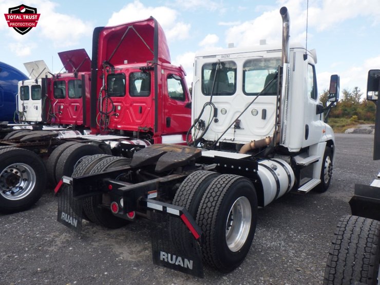 2020-freightliner-cascadia-125-image-5