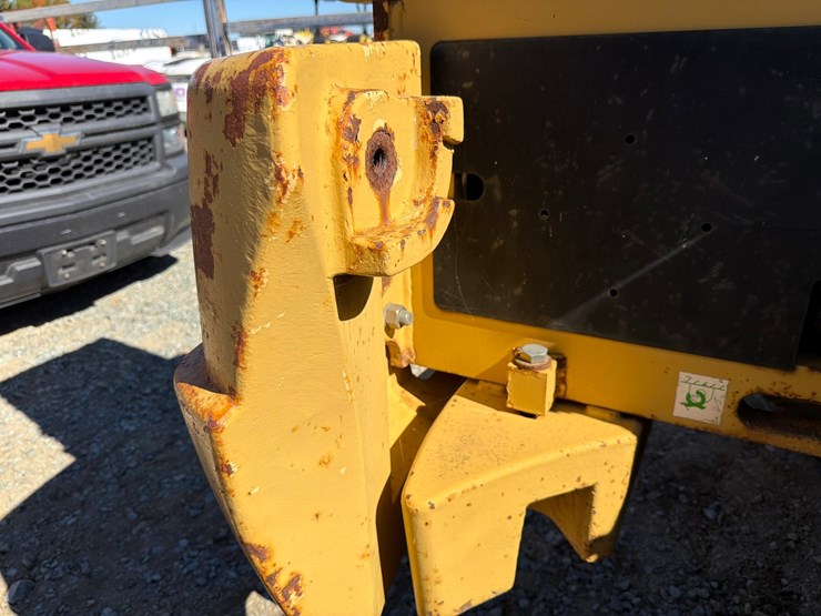 caterpillar-th360b-image-32