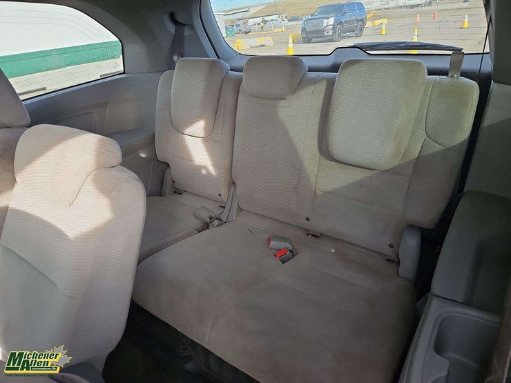 2013-honda-odyssey-image-15