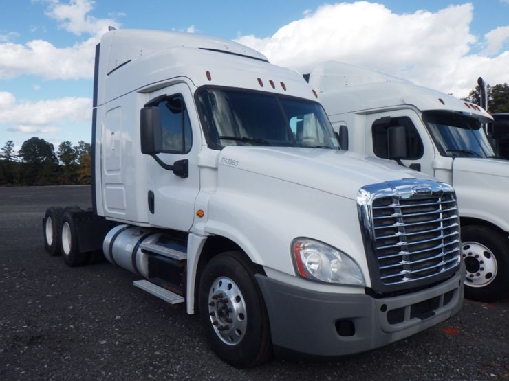 2018-freightliner-cascadia-125-image-3