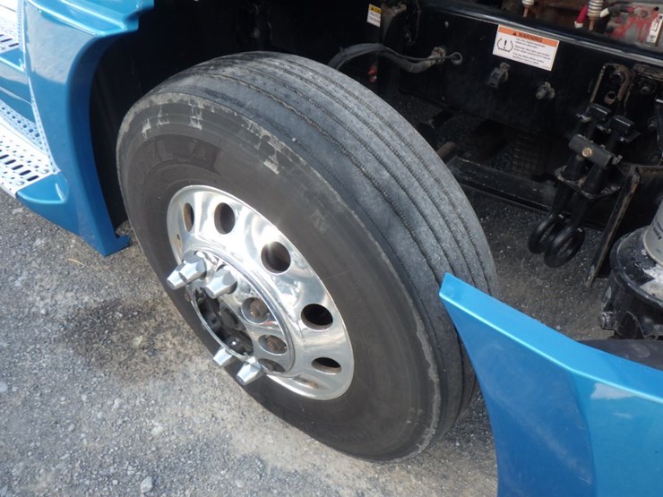 2022-western-star-5700xe-image-26