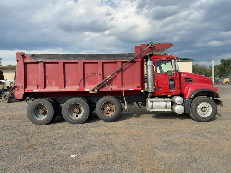 2005-mack-granite-cv713-image-6