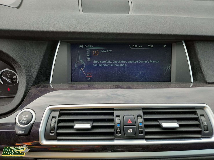 2013-bmw-5-series-550i-gt-xdrive-4dr-sedan-image-19