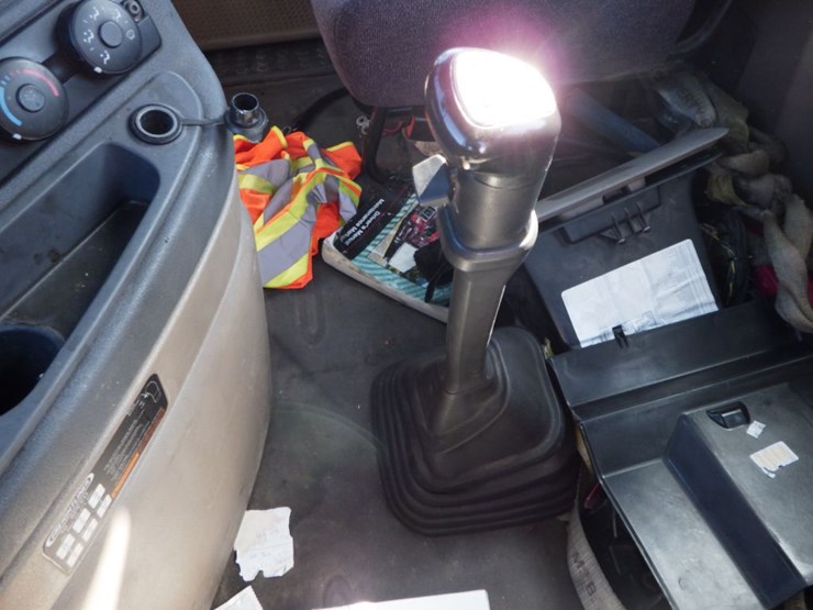 2017-freightliner-cascadia-116-image-20