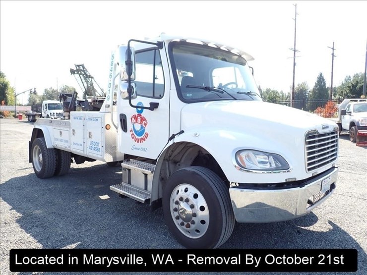 2020-freightliner-m2-image-38