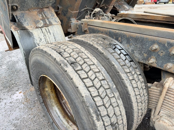 2005-mack-granite-cv713-image-24