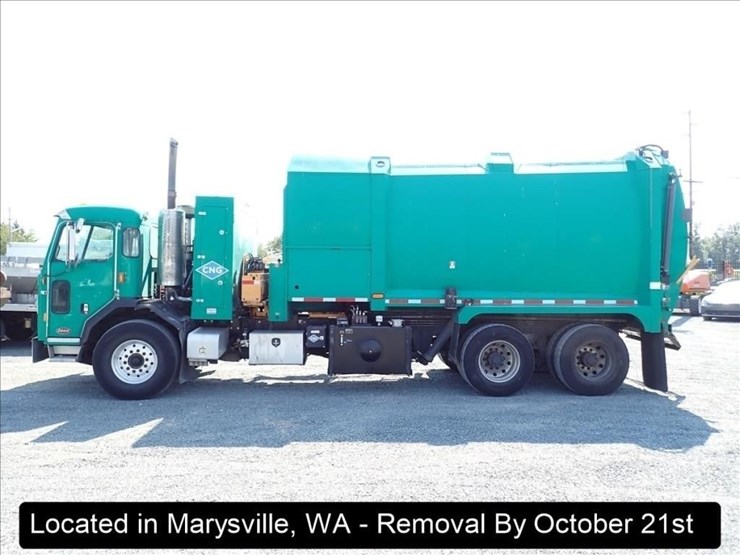 2017-peterbilt-320-image-4