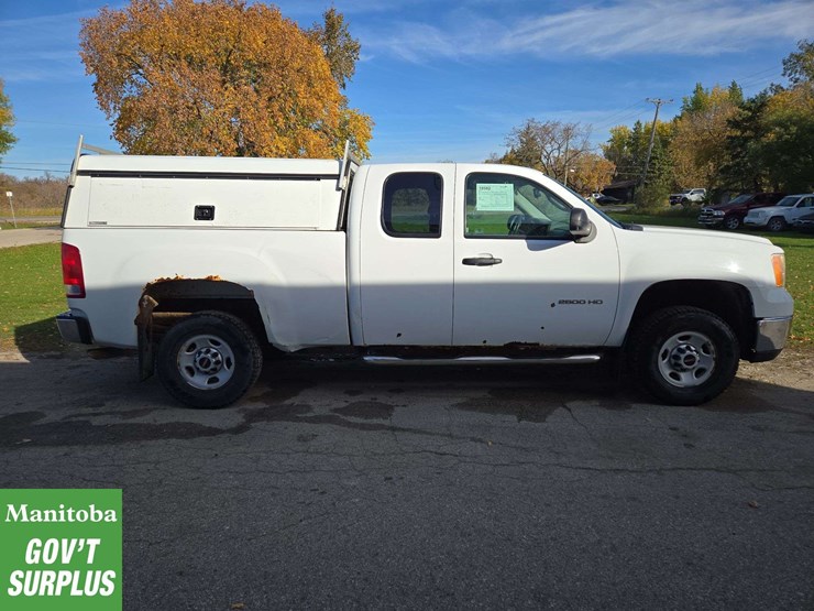 2010-gmc-sierra-2500hd-image-8
