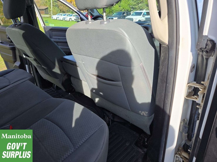 2013-dodge-1500-image-24