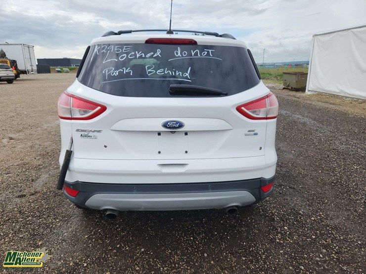 2015-ford-escape-se-image-6