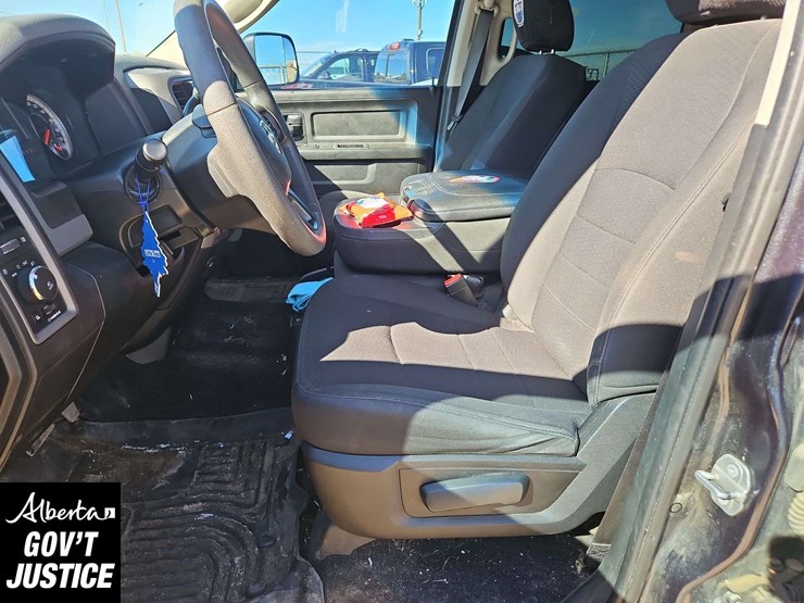 2019-ram-1500-classic-image-5