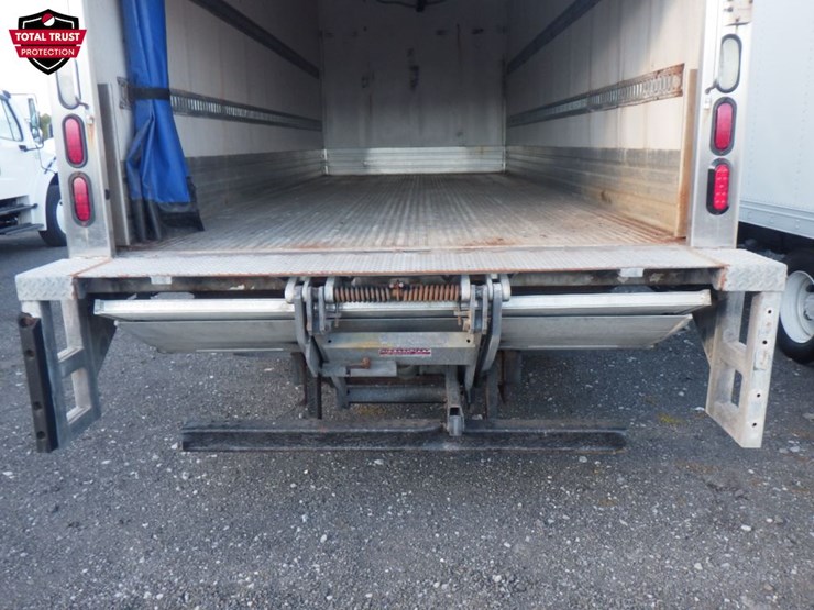 2019-hino-155-image-6