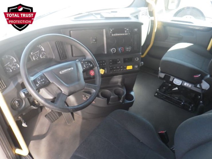 2024-freightliner-cascadia-126-image-17