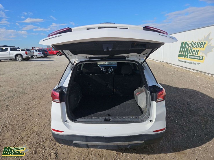 2022-chevrolet-equinox-image-11