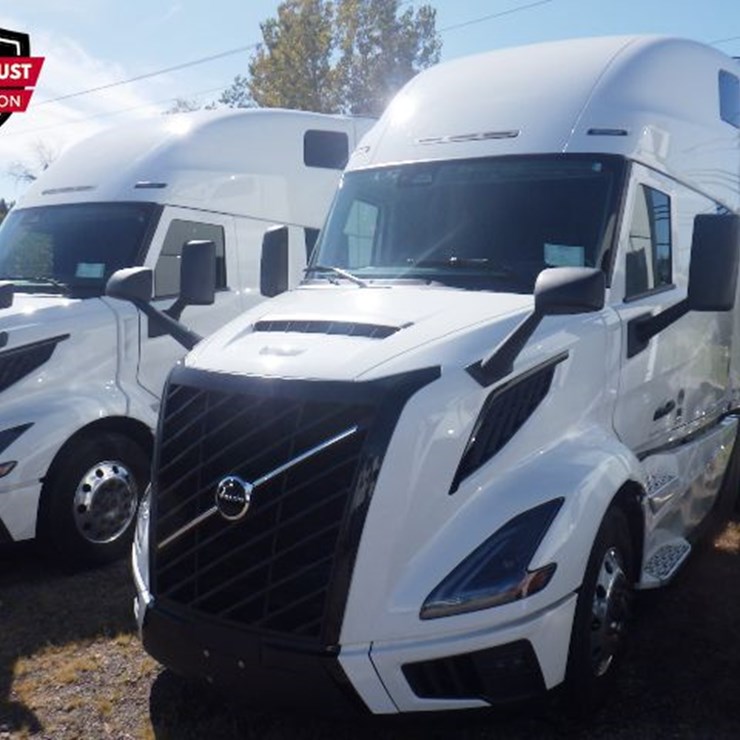 2025 VOLVO VNL860