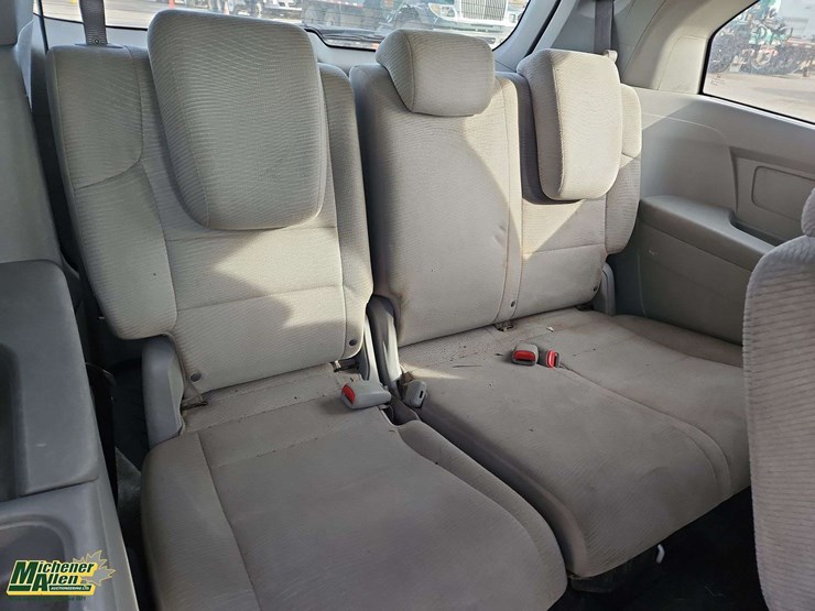 2013-honda-odyssey-image-17