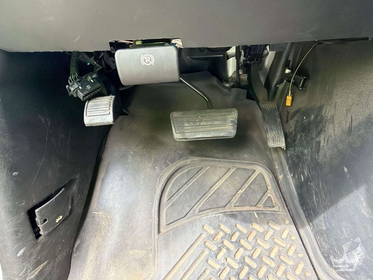 2018-chevrolet-express-2500-image-17