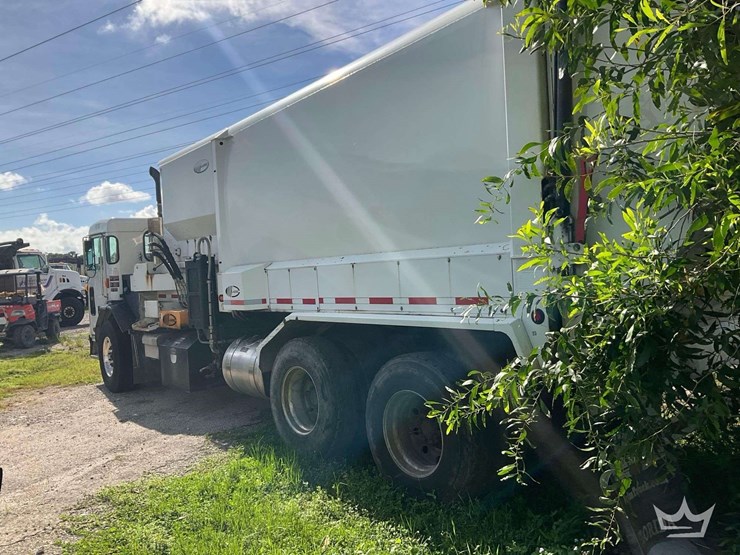 2019-peterbilt-520-image-4