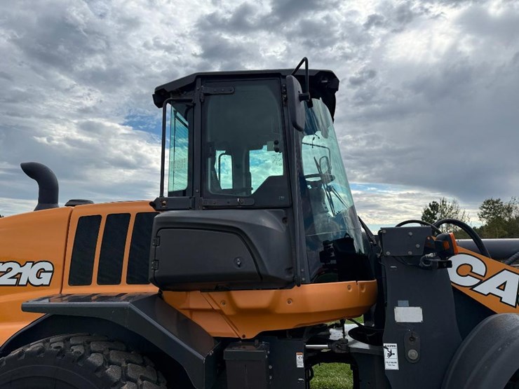 2019-case-721g-image-16