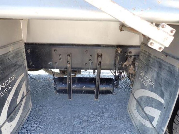 2024-western-star-49x-image-48