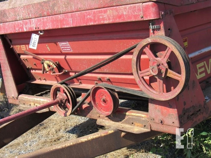 new-holland-791-image-11